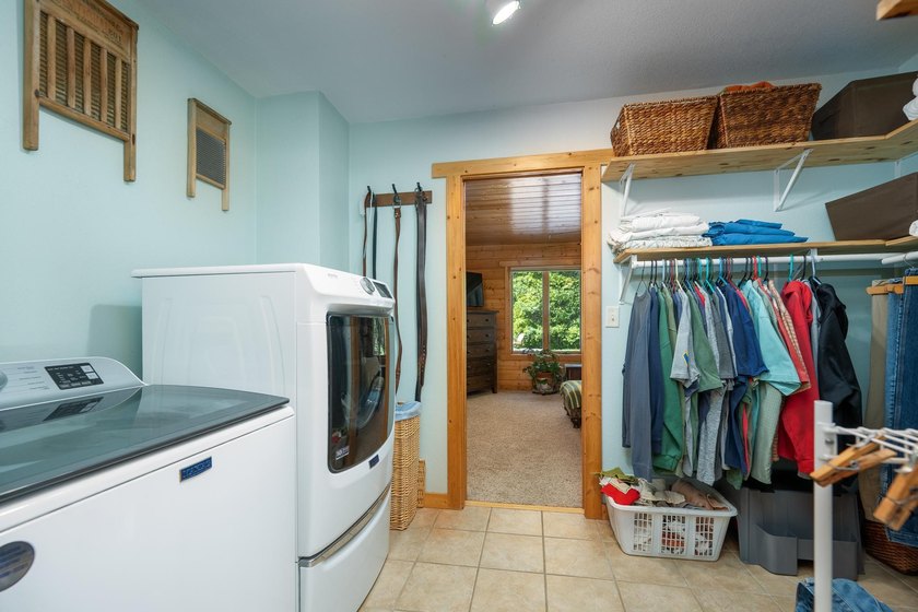 Experience refined Northwoods living in this impressive 4-bed - photo 27