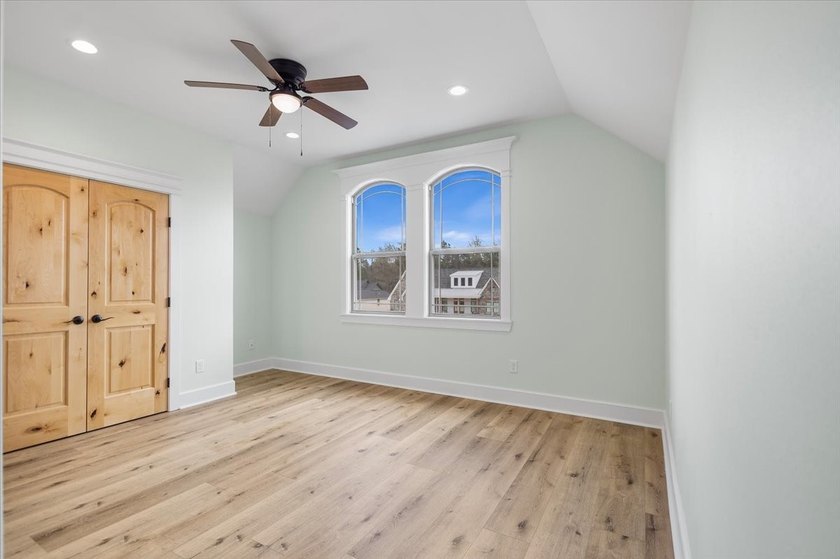 New listing: a golf course stunner in Hideaway's gated - photo 30