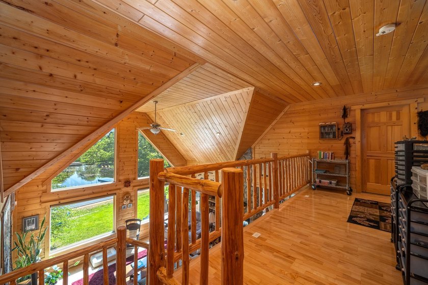 Experience refined Northwoods living in this impressive 4-bed - photo 37
