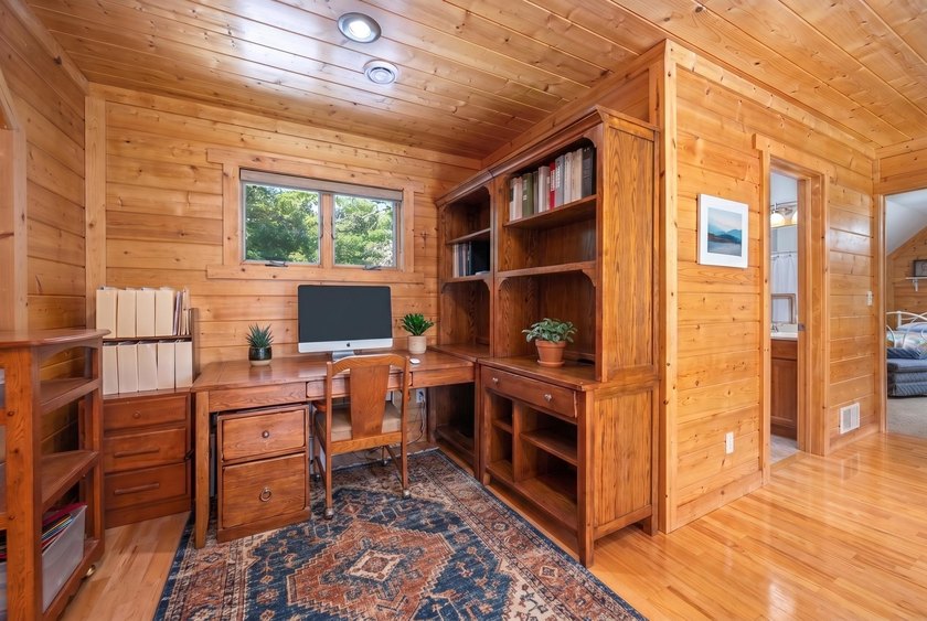 Experience refined Northwoods living in this impressive 4-bed - photo 39