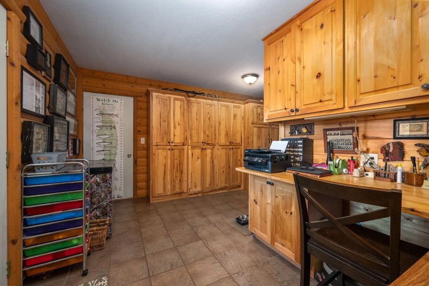 Experience refined Northwoods living in this impressive 4-bed - photo 41
