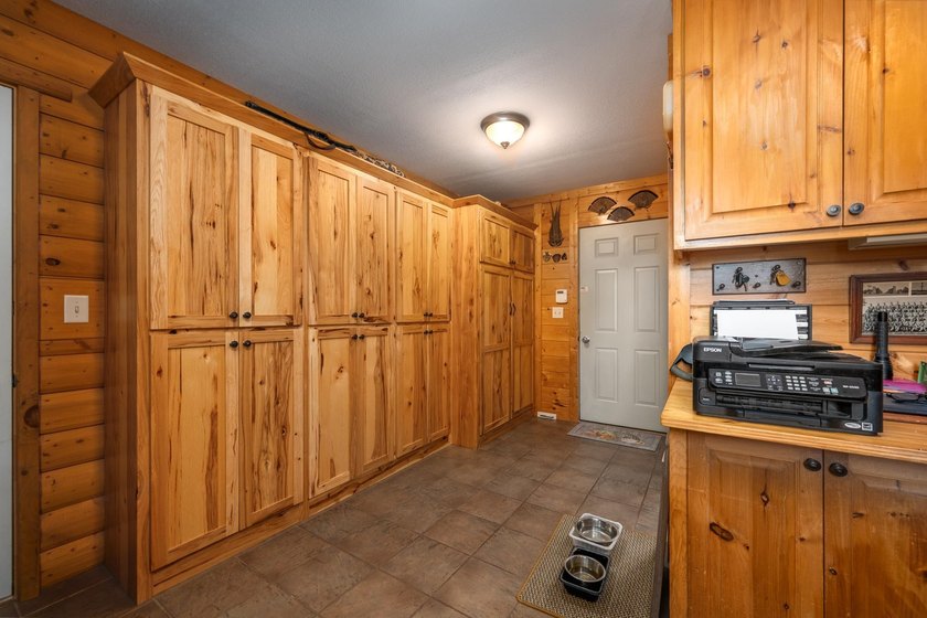 Experience refined Northwoods living in this impressive 4-bed - photo 42