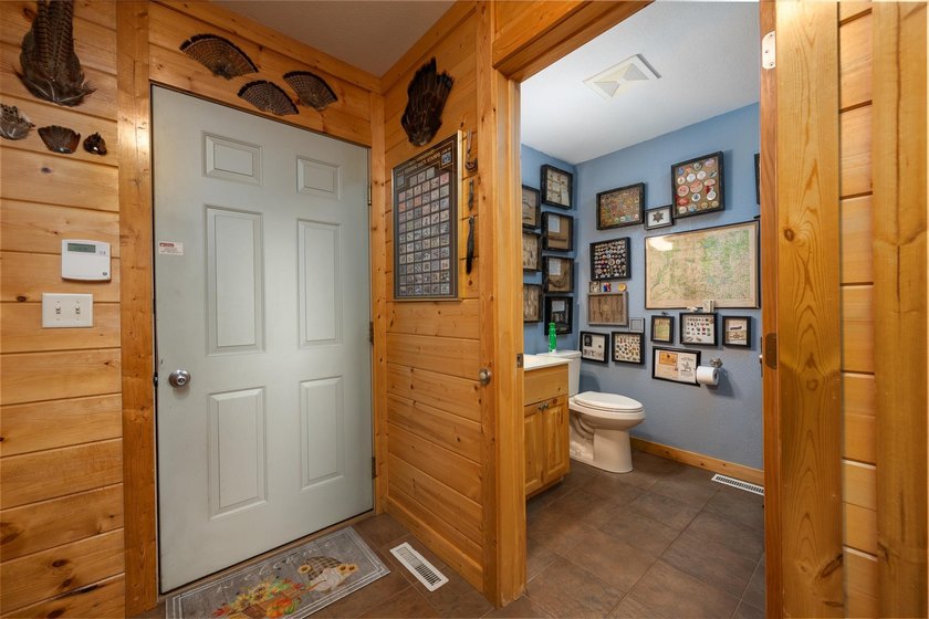 Experience refined Northwoods living in this impressive 4-bed - photo 43