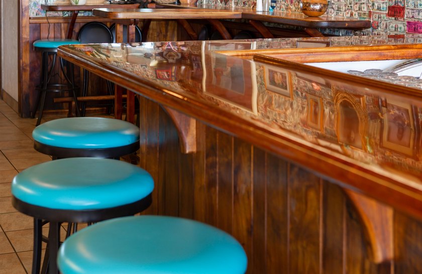 Long established restaurant/bar located at Sugar Beach Resort - photo 4
