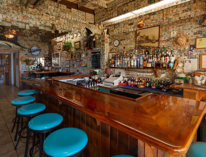 Long established restaurant/bar located at Sugar Beach Resort - photo 5