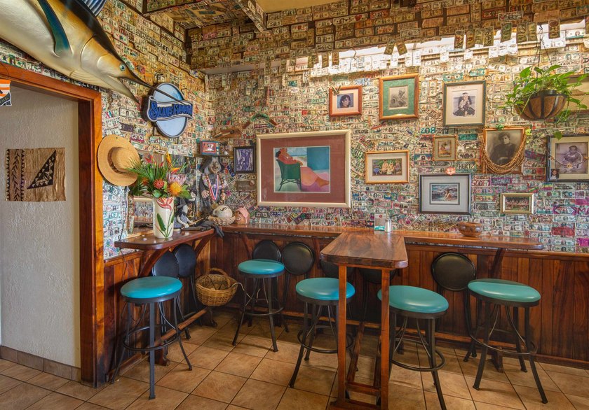 Long established restaurant/bar located at Sugar Beach Resort - photo 7