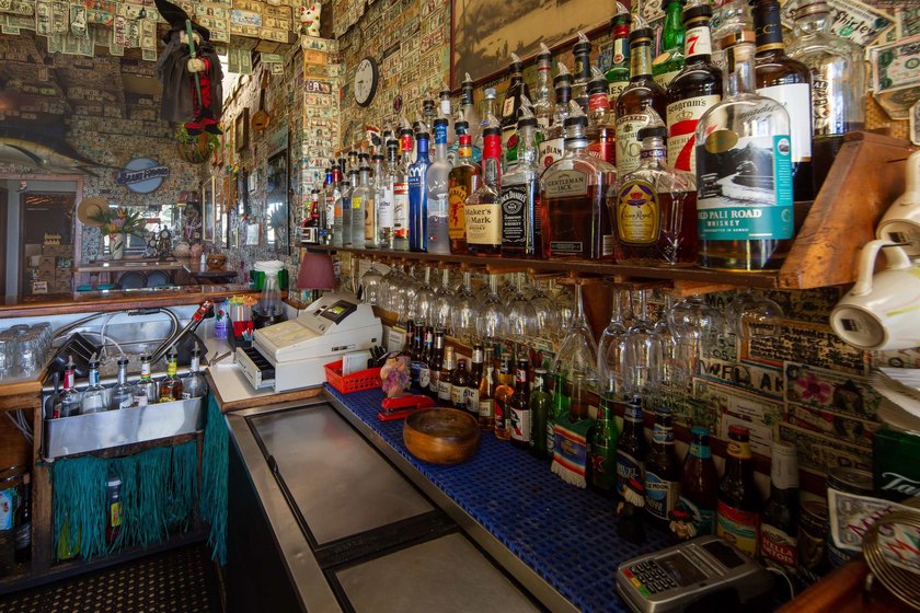 Long established restaurant/bar located at Sugar Beach Resort - photo 9
