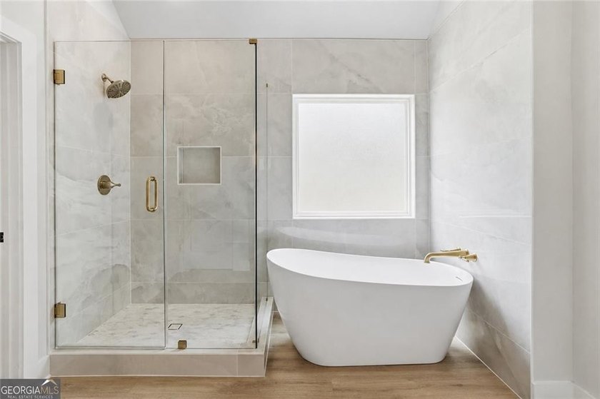 UPGRADED. NO HOA! RARE FIND IN THIS PRICE RANGE. BUYER - photo 31