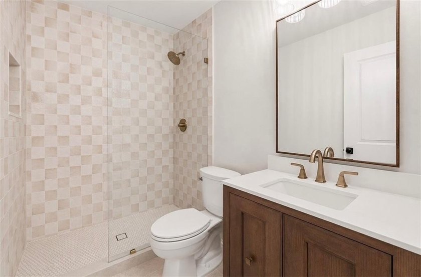 UPGRADED. NO HOA! RARE FIND IN THIS PRICE RANGE. BUYER - photo 37