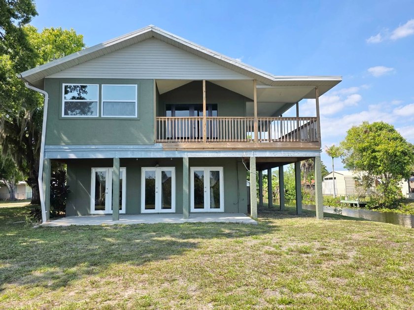 LAKEPORT - WATERFRONT ON BOTH SIDES! Discover this stunning and - photo 3