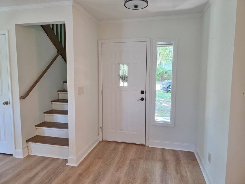 LAKEPORT - WATERFRONT ON BOTH SIDES! Discover this stunning and - photo 10