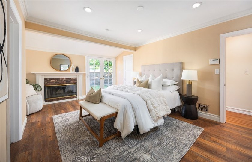 *Single level *2 car garage *Floral Park *Remodeled. Nestled in - photo 25