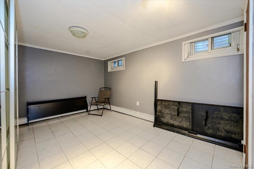 This is a well maintained and move in ready home. Three bedrooms - photo 29