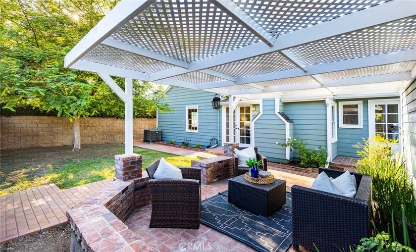 *Single level *2 car garage *Floral Park *Remodeled. Nestled in - photo 36