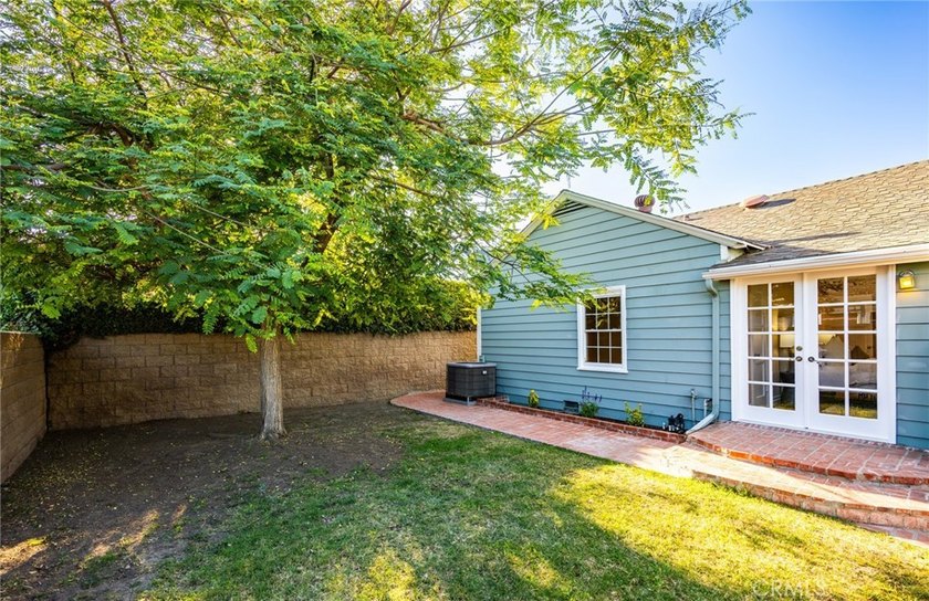 *Single level *2 car garage *Floral Park *Remodeled. Nestled in - photo 38