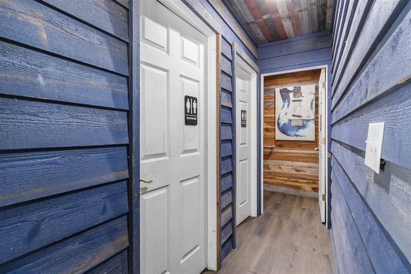Amazing Medicine Park opportunity! This little piece of Medicine - photo 13