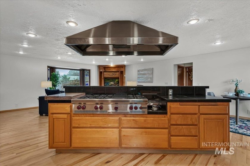 Solar powered, mid-century charmer has more to offer than - photo 8