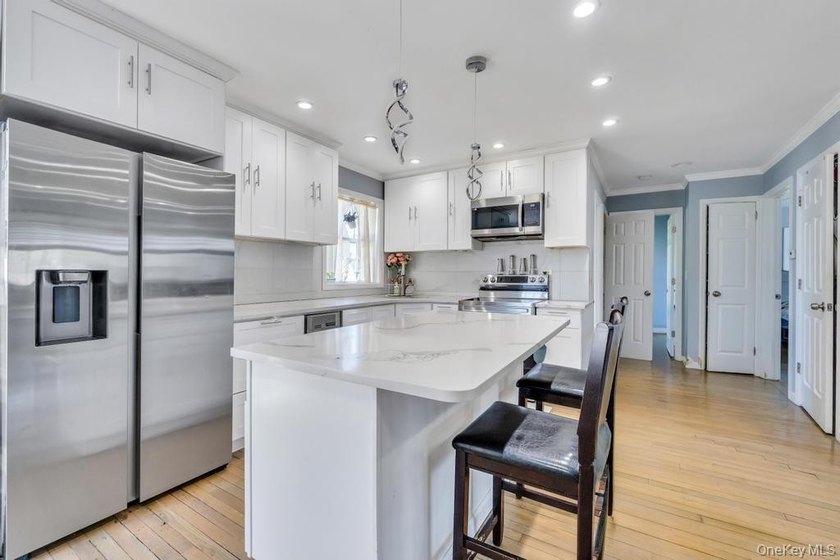 Beautiful 4-bedroom, 2-bath home located in a prime area of - photo 7