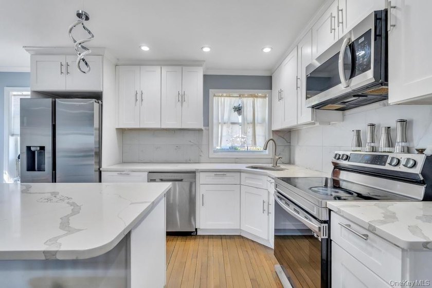 Beautiful 4-bedroom, 2-bath home located in a prime area of - photo 8