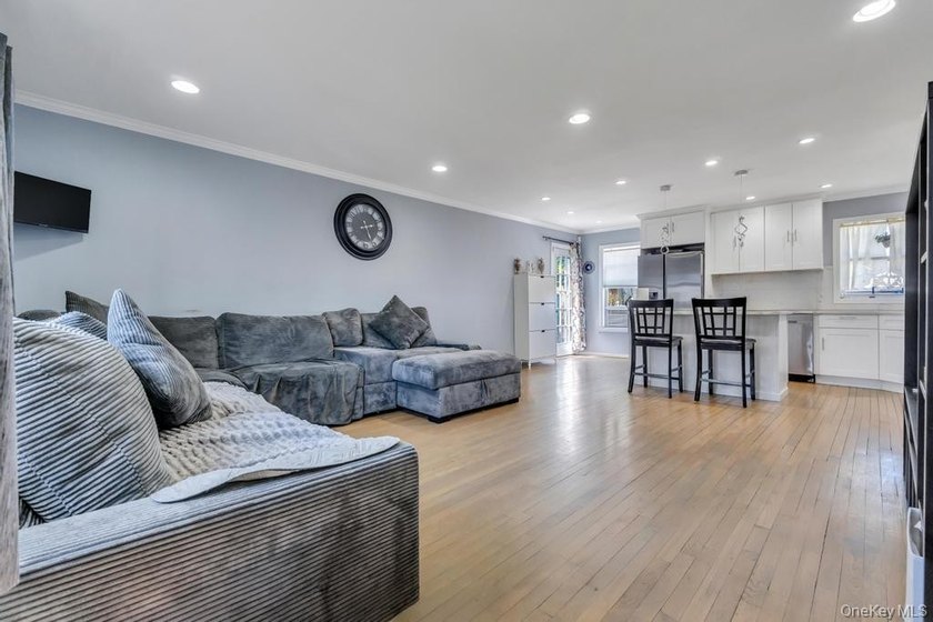 Beautiful 4-bedroom, 2-bath home located in a prime area of - photo 9