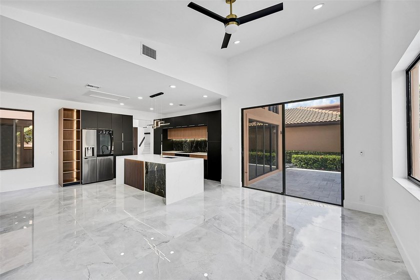 GREAT INVESTMENT. TENANT OCCUPIED. DO NOT DISTURB TENANT. This - photo 13