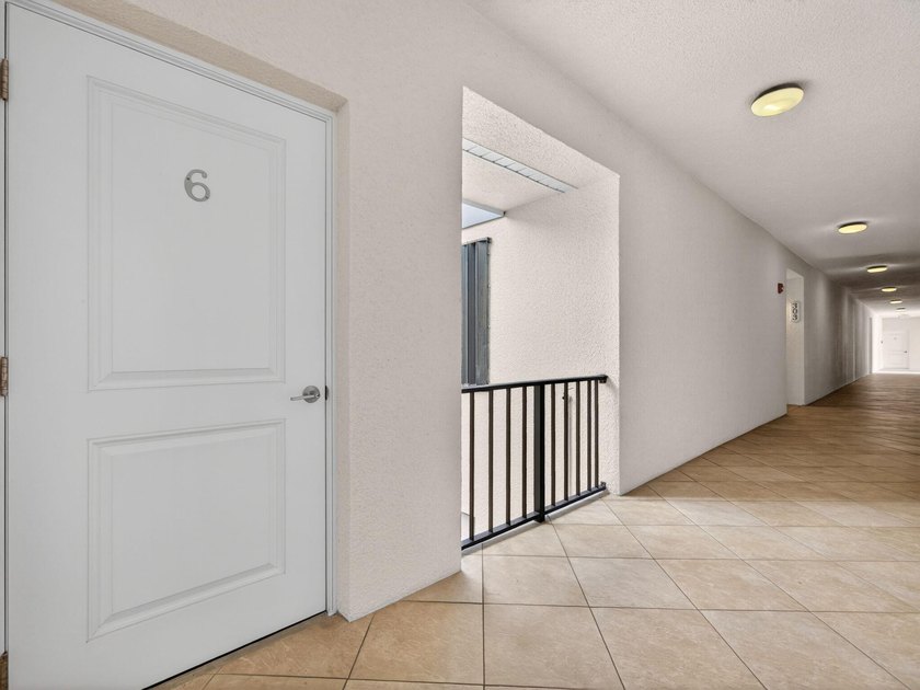 Rarely available and highly coveted, this top floor, 3rd floor - photo 15
