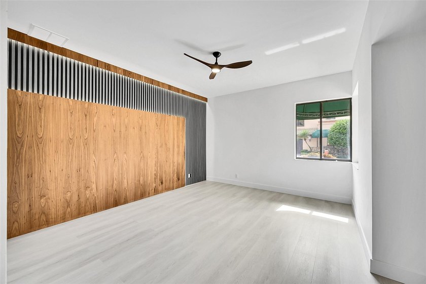 GREAT INVESTMENT. TENANT OCCUPIED. DO NOT DISTURB TENANT. This - photo 16