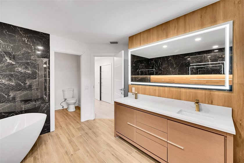 GREAT INVESTMENT. TENANT OCCUPIED. DO NOT DISTURB TENANT. This - photo 19