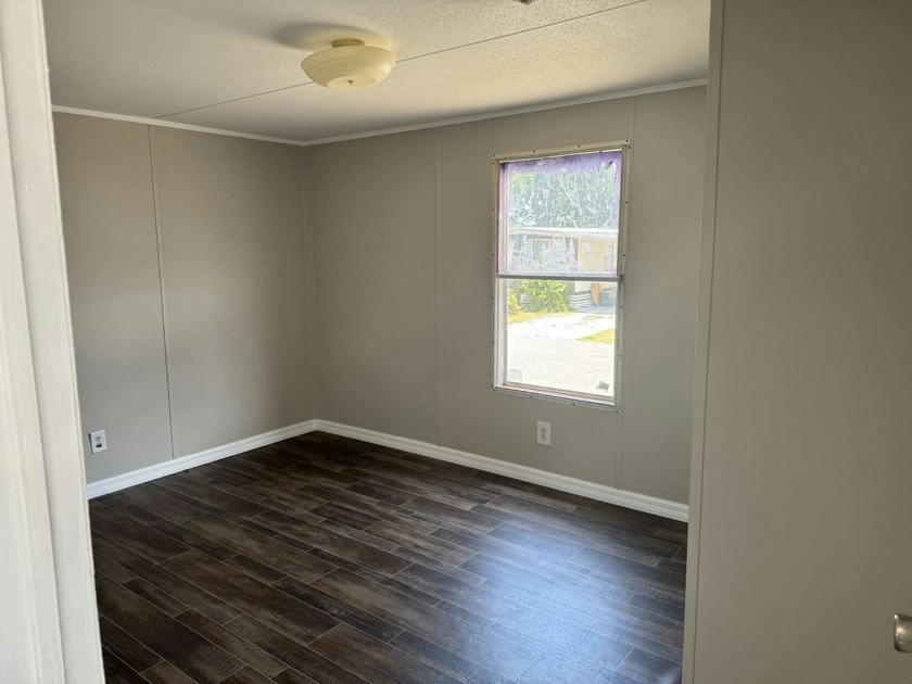 Own your own home in a quiet, well-maintained neighborhood! This - photo 5