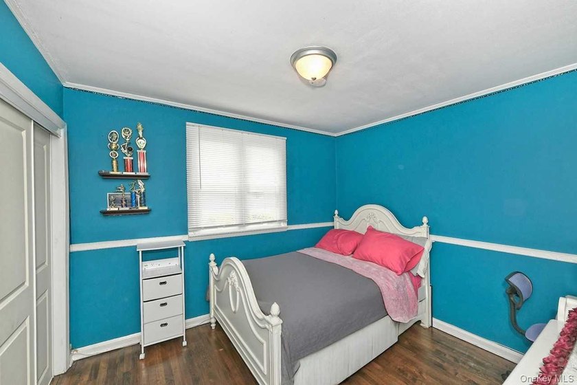 Price Improvement! Welcome to this beautifully maintained home - photo 20