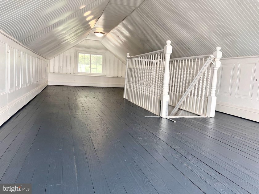 Welcome to this charming cottage just steps from the Delaware - photo 24