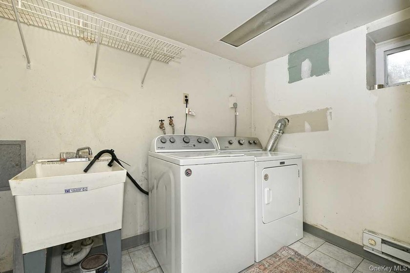 Price Improvement! Welcome to this beautifully maintained home - photo 27