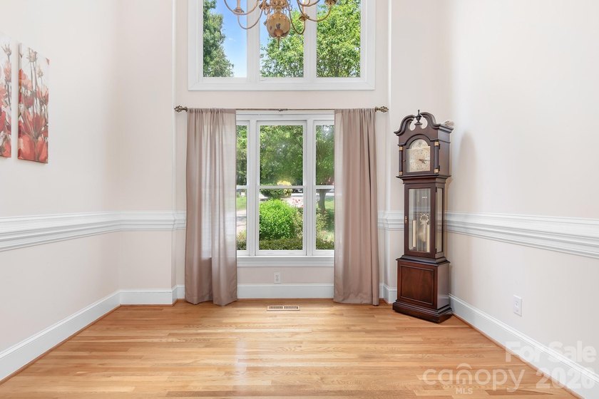 Welcome home to this beautifully maintained traditional - photo 18