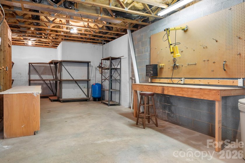 Welcome home to this beautifully maintained traditional - photo 30