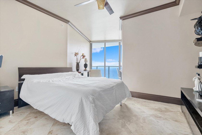 Motivated Seller!! BEST PRICE $$$ for a 3 bedroom in the - photo 35