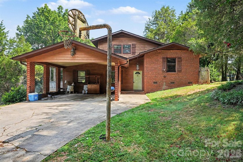Welcome to this beautifully updated 3-bed, 2-bath home in the - photo 3