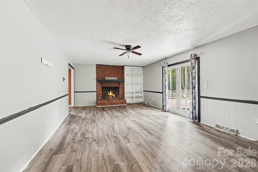 Welcome to this beautifully updated 3-bed, 2-bath home in the - photo 6