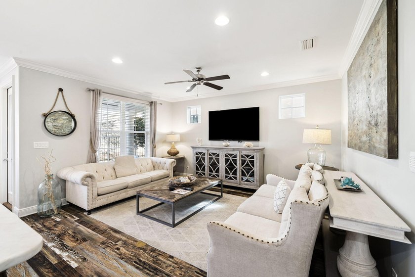Welcome to this beautifully appointed 4-bedroom, 4-bathroom - photo 4