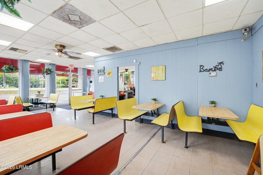 Business For Sale: Maryland Fried Chicken is an independently - photo 4