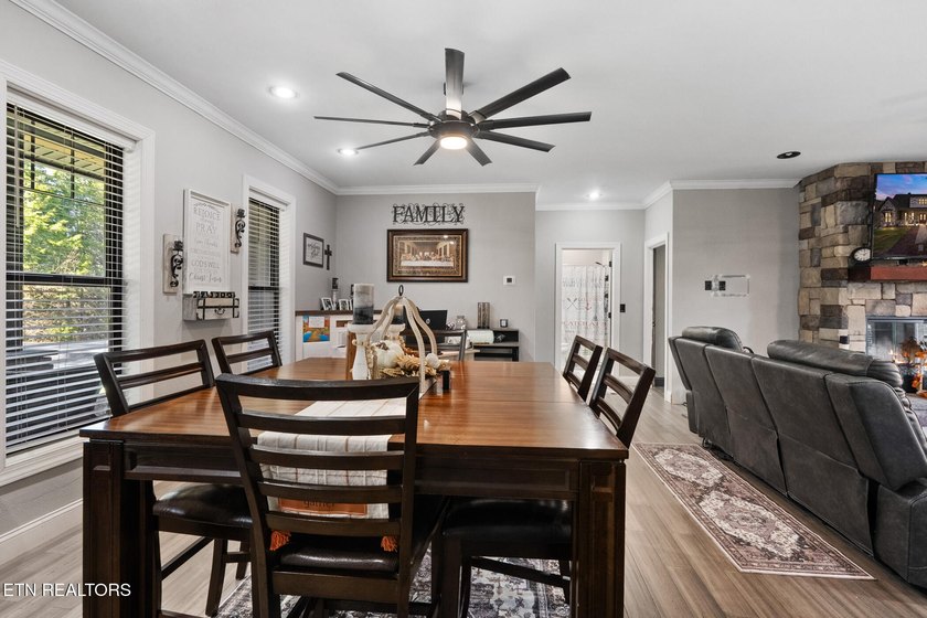 Welcome to 975 Lake Smoky Rd, a rare lakefront retreat with 2 - photo 12