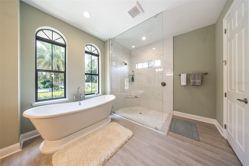 THIS STUNNING POOL HOME HAS 4 BEDROOMS, 3 FULL BATHS, 2 CAR - photo 22