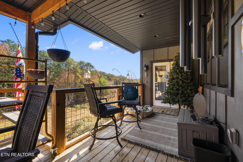 Welcome to 975 Lake Smoky Rd, a rare lakefront retreat with 2 - photo 38