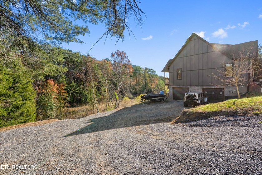 Welcome to 975 Lake Smoky Rd, a rare lakefront retreat with 2 - photo 42