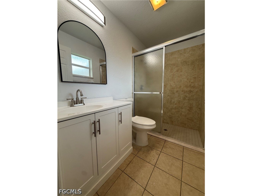 Beautiful 3 bedroom 2 bath CBS home on oversized waterfront lot - photo 12