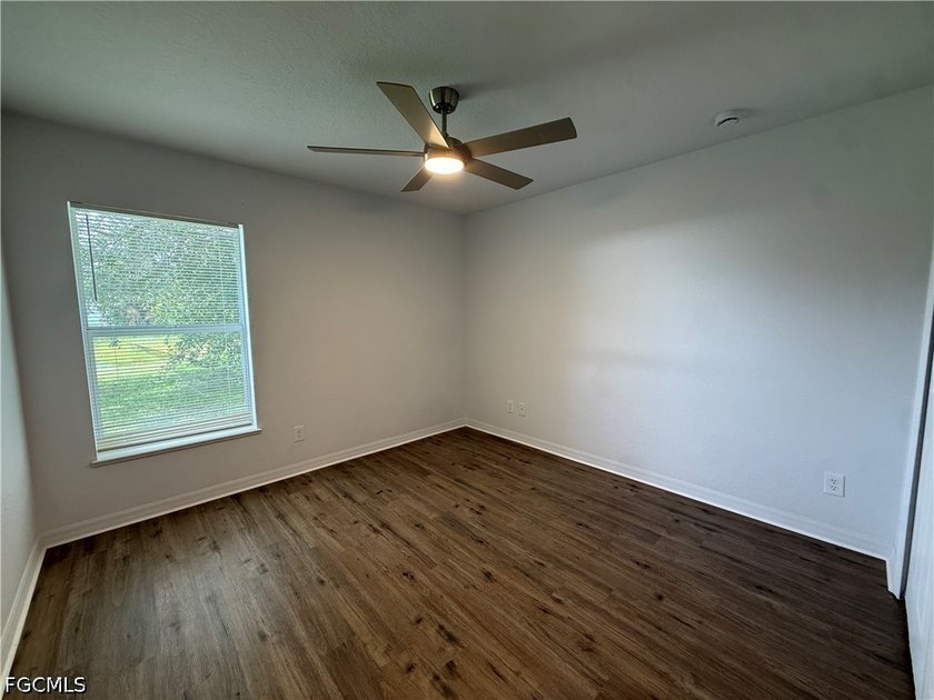 Beautiful 3 bedroom 2 bath CBS home on oversized waterfront lot - photo 14