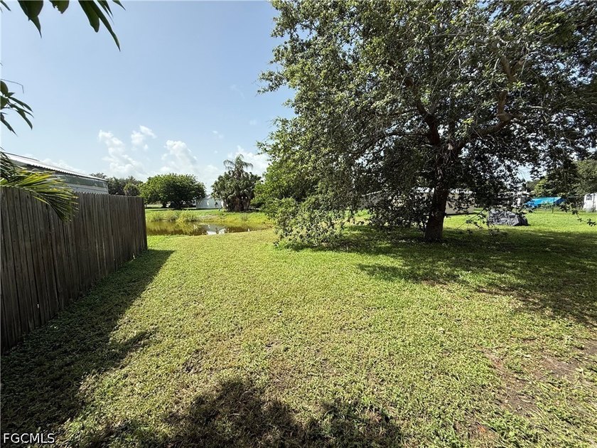 Beautiful 3 bedroom 2 bath CBS home on oversized waterfront lot - photo 18