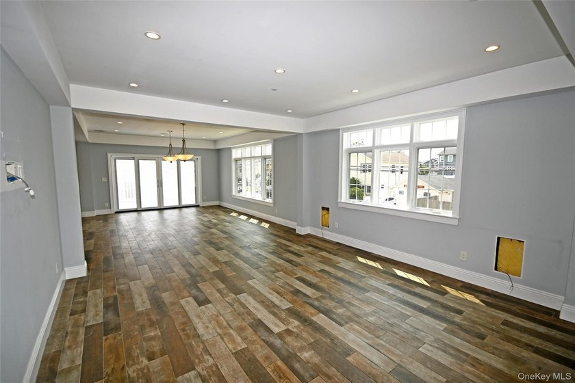 Spacious Waterfront Almost New Construction | 5 Bed | 3 Bath | - photo 24