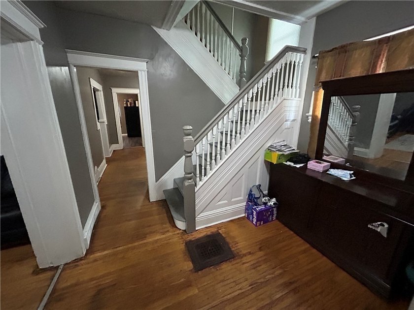 Spacious 4 bedroom Colonial! Currently rented at $1,512 per - photo 5