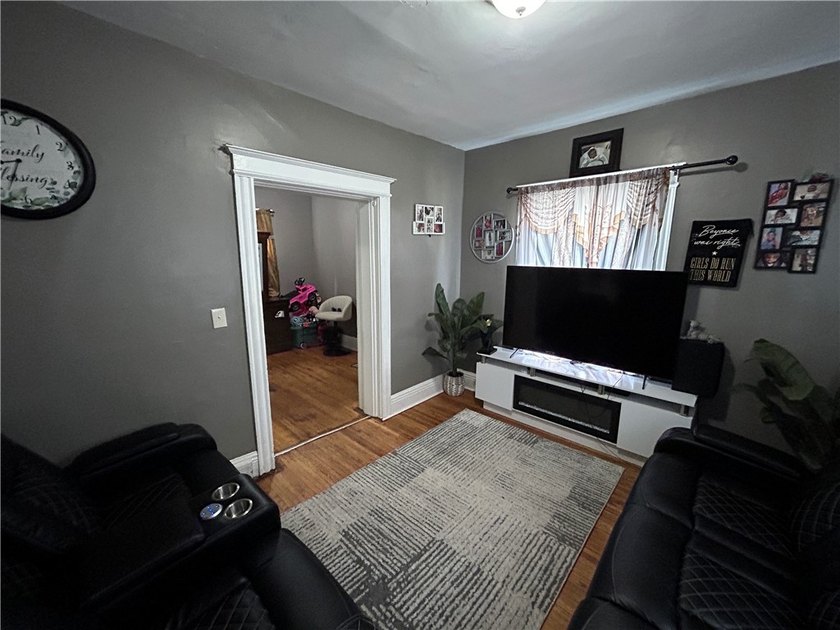Spacious 4 bedroom Colonial! Currently rented at $1,512 per - photo 7