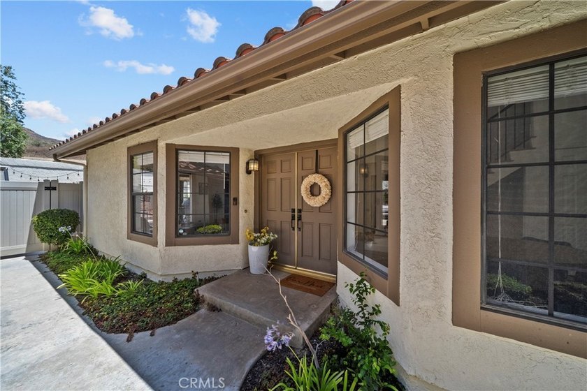 Welcome to this Completely Remodeled 3-bedroom, 3-bathroom home - photo 24
